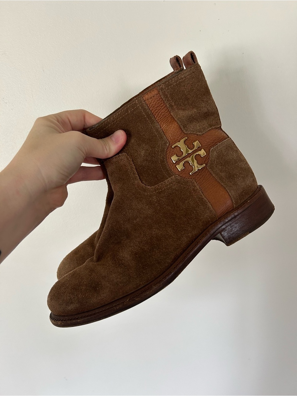 Tory Burch Alaina Ankle Boots Brown Suede Casual Fall Booties Classic Size 8.5 - Picture 3 of 6